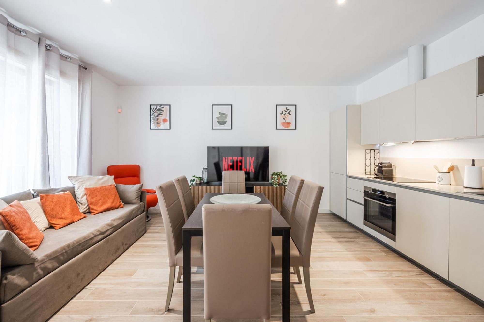 Moderno Con Terrazza & Palestra Apartamento